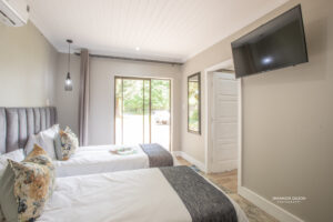 Blue Crane showing sliding glass door